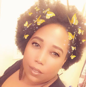 Meet your Posher, Adrienne